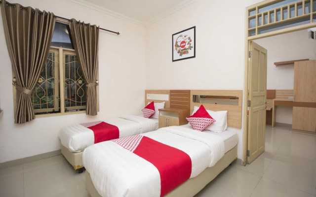 RedDoorz @ Shabrina Homestay Syariah Maguwo