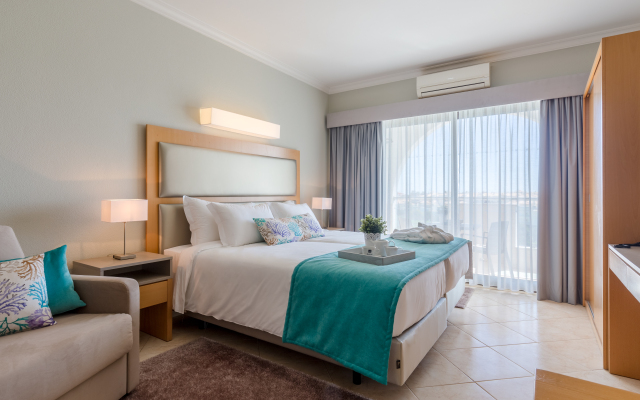 The Navigator - Solaqua