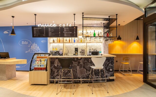 Nanfang Junyue Business Hotel