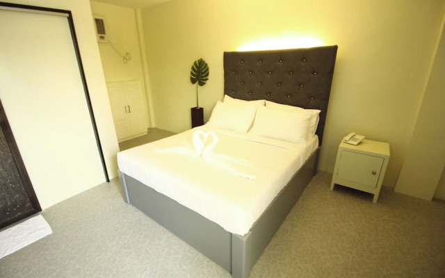 The Paragon Hotel And Restaurant