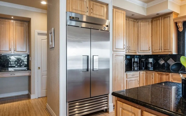 Crystal Beach Villa 5 Bedroom Home