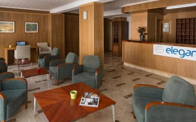 Arenal Pins Hostal