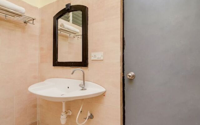 Oyo 40720 Hotel Srs Regency
