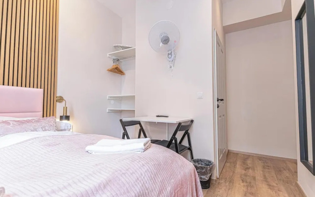 4BR Apt. for Groups 6-Min to Stadthalle