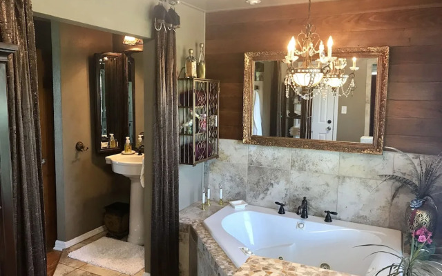 The Old Liberty Schoolhouse B&B