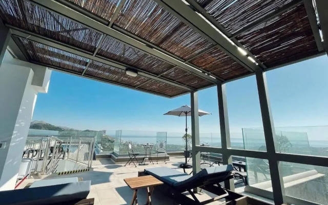 King Crimson Luxury Apartments
