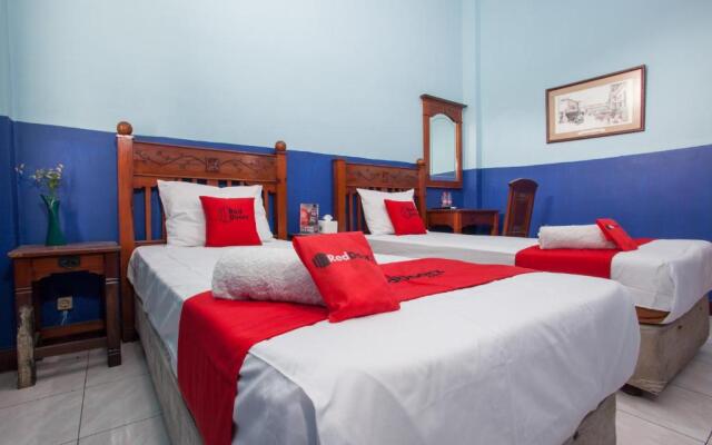 RedDoorz @ Genteng Surabaya 2