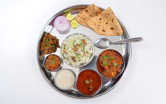 OYO 15848 Hotel Mahajan Palace