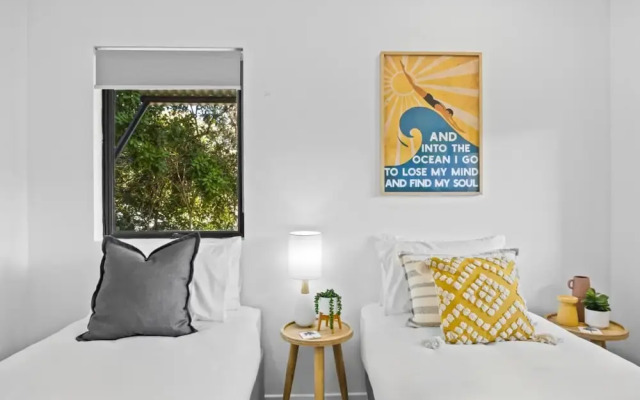 Pristine 2-bed Apartment With Pool and Balcony