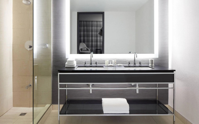 Montreal Airport Marriott In-Terminal Hotel