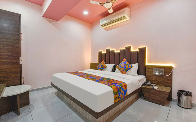 Fabhotel Max Inn