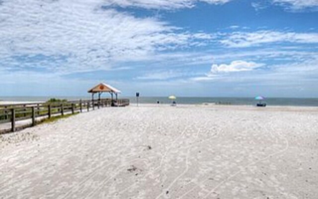 Royal Pelican #312 by Coastal Vacation Properties