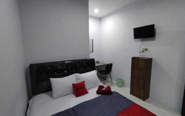 RedDoorz @ Jalan Raya Baturaden