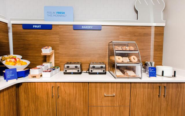Holiday Inn Express & Suites West Edmonton - Mall Area by IHG