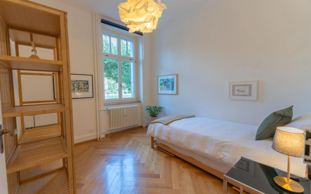 Charmante Altbauwohnung am Rhein