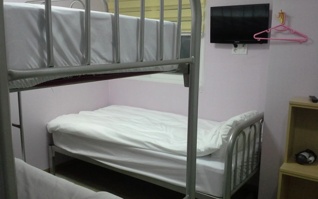 Rainbow Hotel Myeongdong