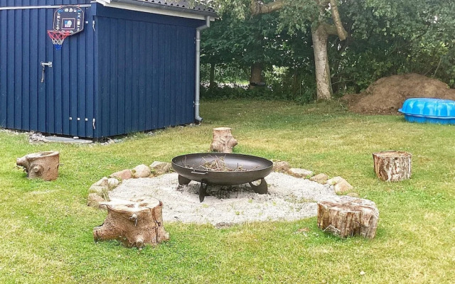 6 Person Holiday Home in Vaeggerlose