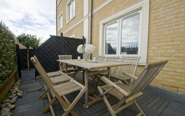 Marina Apartment Parking by Brighton Holiday Lets