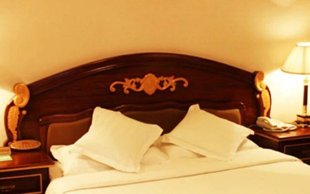 Royal Palace Hotel