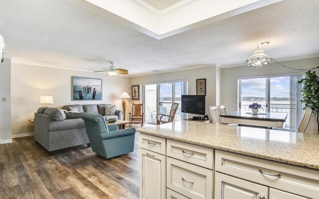 Harbour Island 403l 2 Bedroom Condo by RedAwning