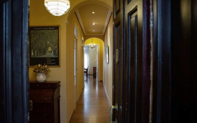 Lovely 3bed W/balcony in Madrid City Center