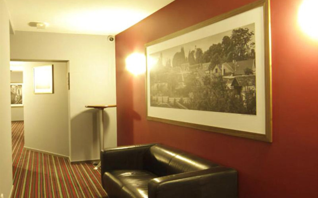 AIR Hotel
