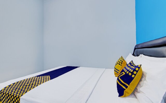 SPOT ON 92179 Latinos House