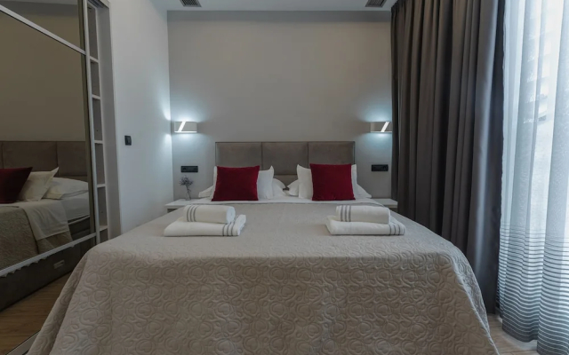 Sky & Sun Luxury Rooms