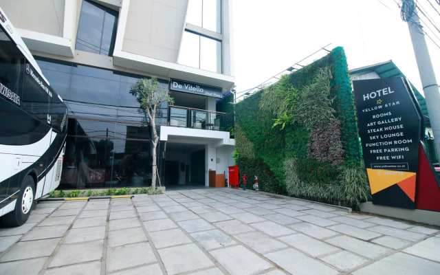 Yellow Star Ambarukmo Hotel