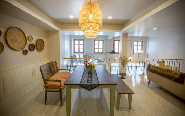 Vera Nidhra - Self check-in after 6pm