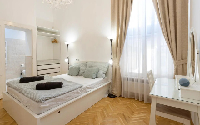 DON'T LOOK any further - Gary's superb apartment