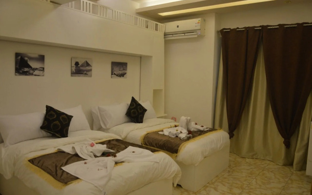 Pyramids Top Inn
