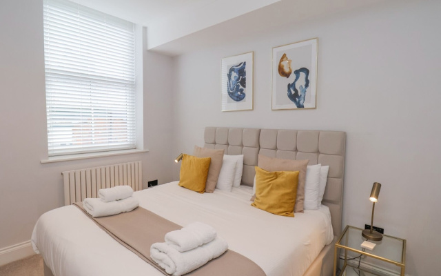 The Salisbury Apartment 205
