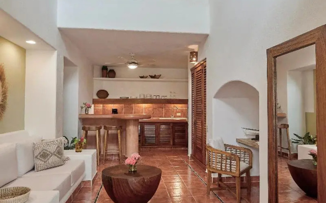 La Villa Luz Adults Only