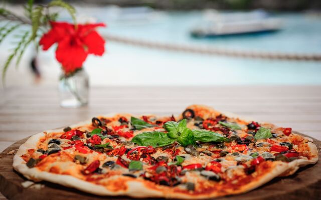 Hai Tide Beach Resort