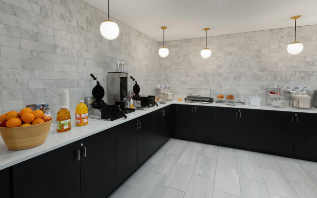 La Quinta Inn & Suites by Wyndham Washington DC-Capital/NoMA