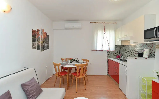 Apartment 358