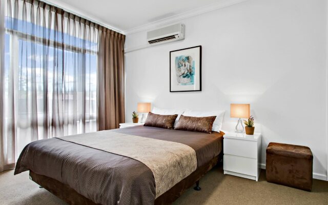 Adelaide DressCircle Apartments - Ward St