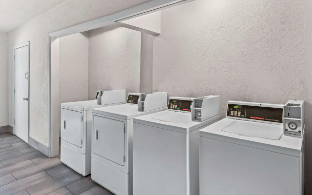 Motel 6 Lester, PA - Philadelphia Airport