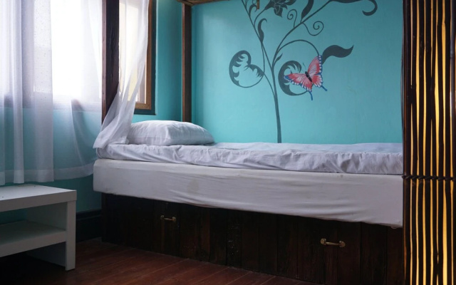 Hug at Home - Hostel