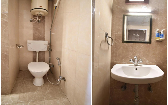 Flagship 76012 Hotel Grand Decor