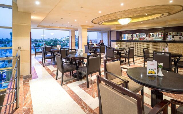 SUNRISE Alora Aqua Park Resort