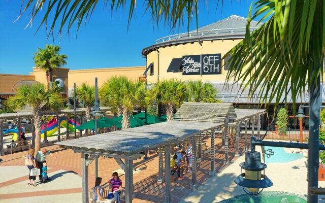 Monaco Sands Heated Pool Beachfront