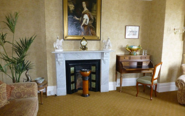 Summerhill Hotel