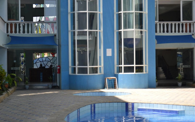Cowrie Shell Beach Apartments