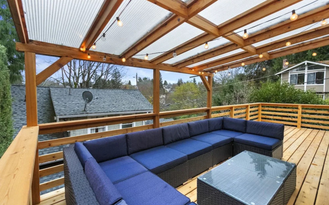 Hillside on North Queen Anne