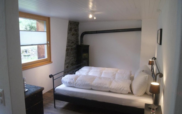 Charming 3½ room cottage in Valposchiavo – Guest Rooms – Poschiavo