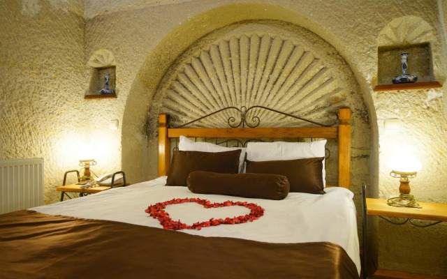 Harman Cave Hotel
