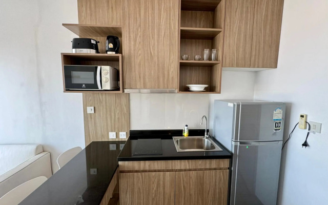 Simply Comfy Apartment by Patsamon