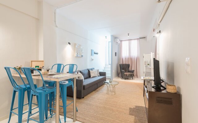 Stylish and Spacious Koukaki Apartment by Cloudkeys